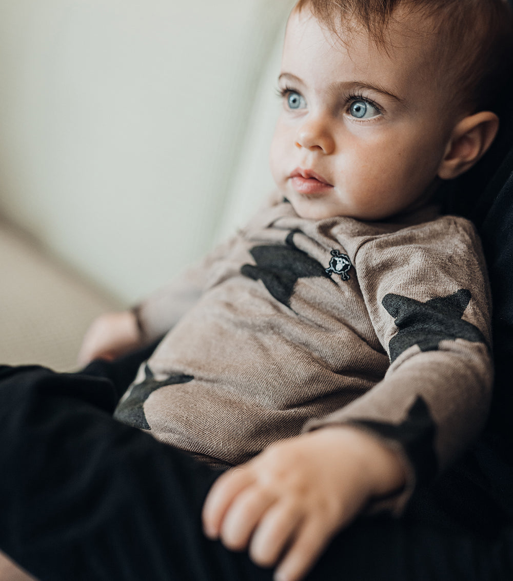 Newborn | Soft Faded Star Envelope Onesie | Earth Brown