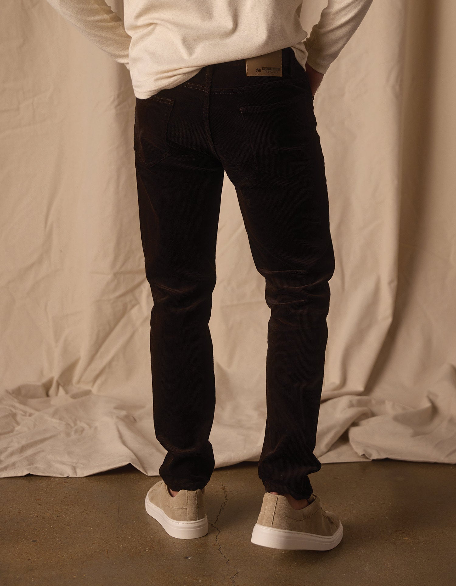 Men | Comfort Cord Pant | Dark Brown