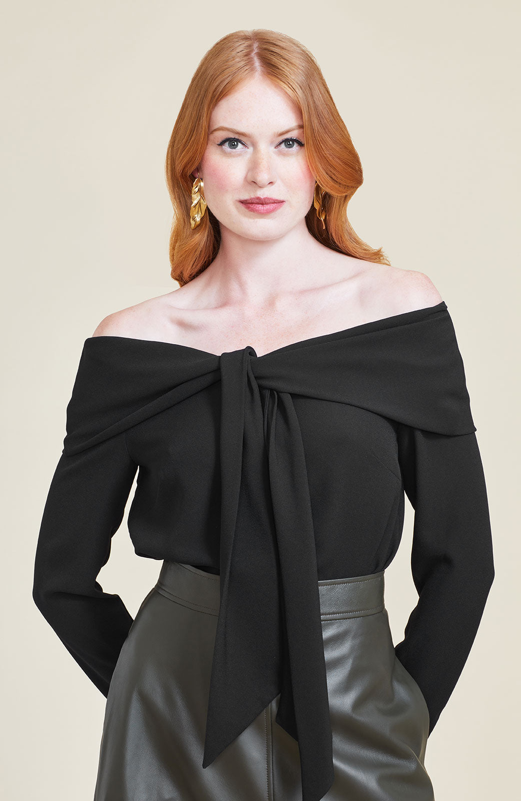 Fluid Crepe Off the Shoulder Top | Black