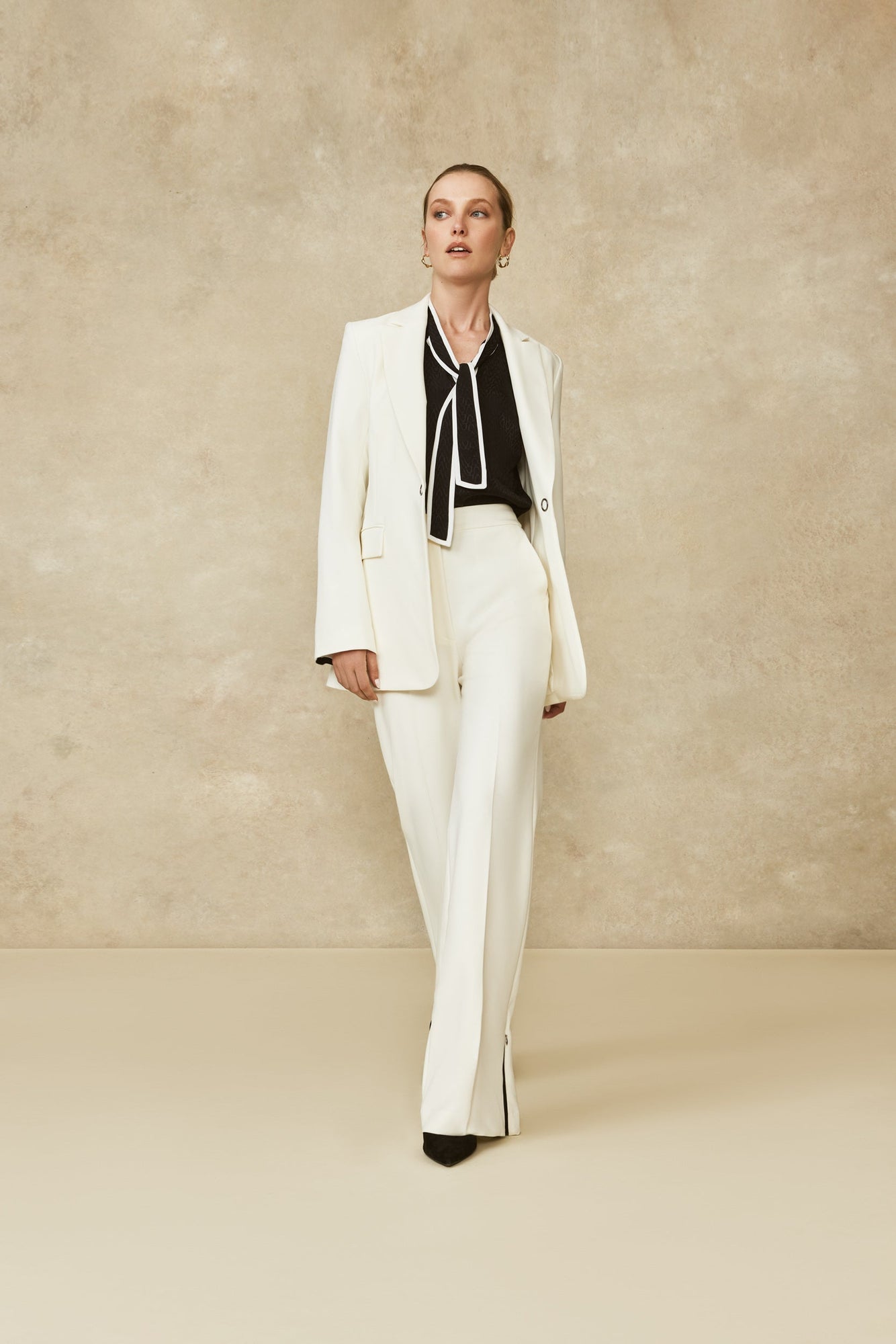 Stretch Crepe Contrast Detail Blazer | Ivory