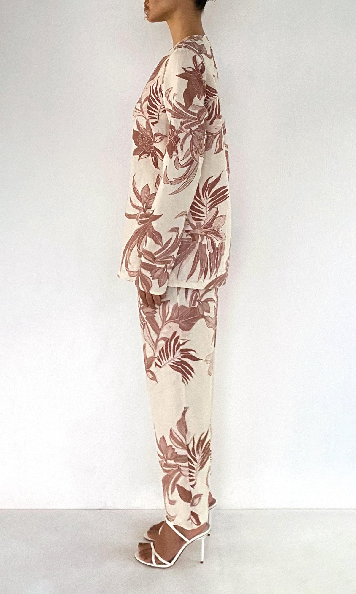 Womens | Cali Thin Linen Cotton V-Neck Top | Off-White Brown