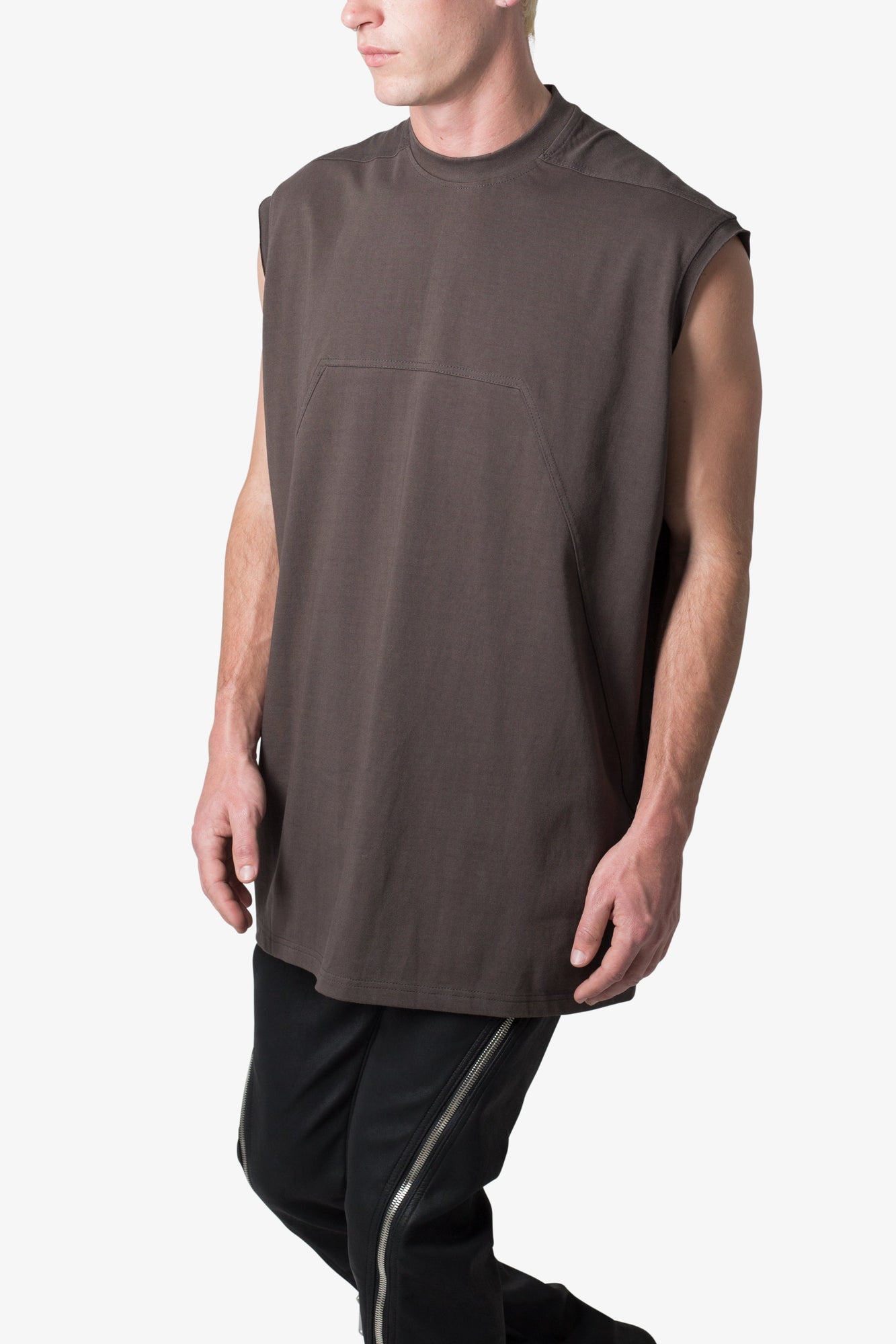 Sleeveless Elongated Tee | Vintage Black