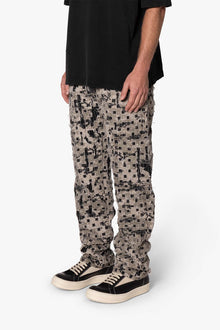 V646 Spotted Camo Cargo Denim | Multi