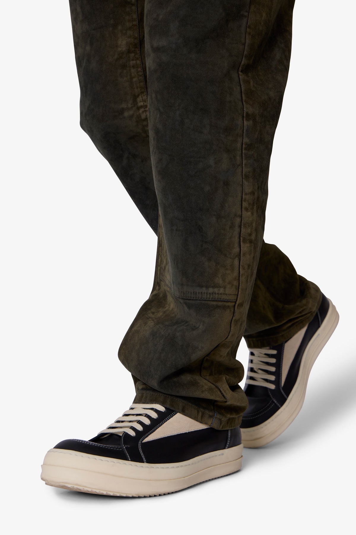 V712 SL3 Suede Pants | Olive x Black
