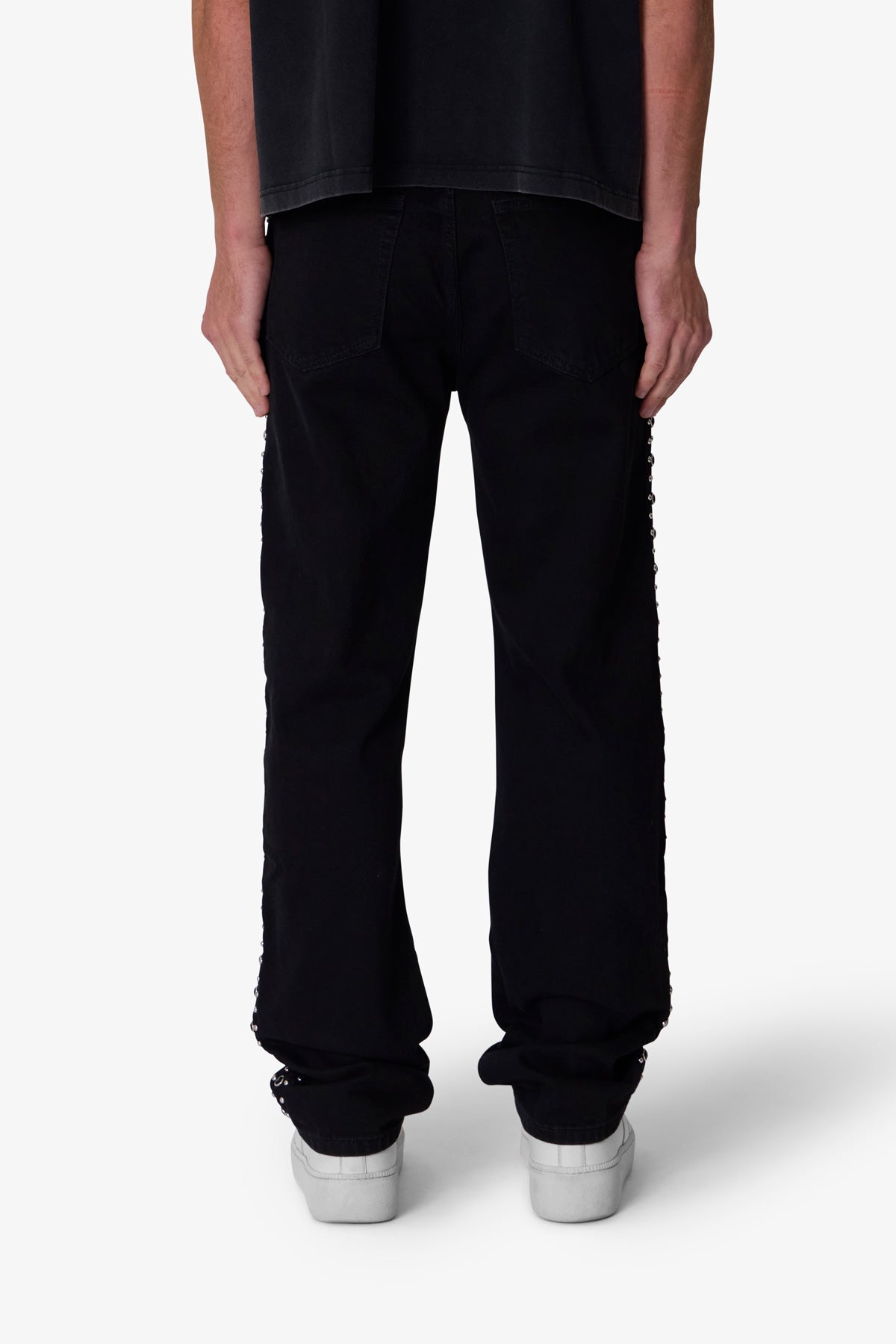 V715 Studded Baggy Denim | Black