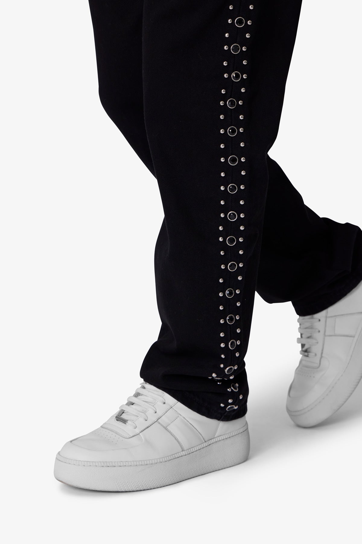 V715 Studded Baggy Denim | Black