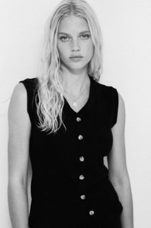 Flora Vest | Black