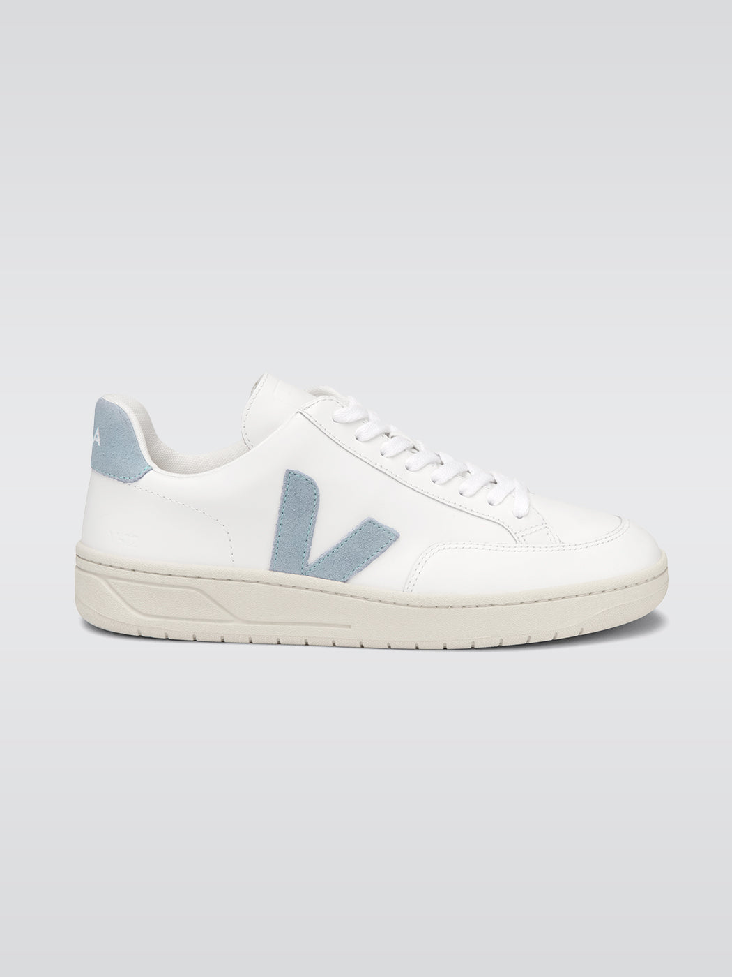 Veja | V-12 | Extra-White-Steel