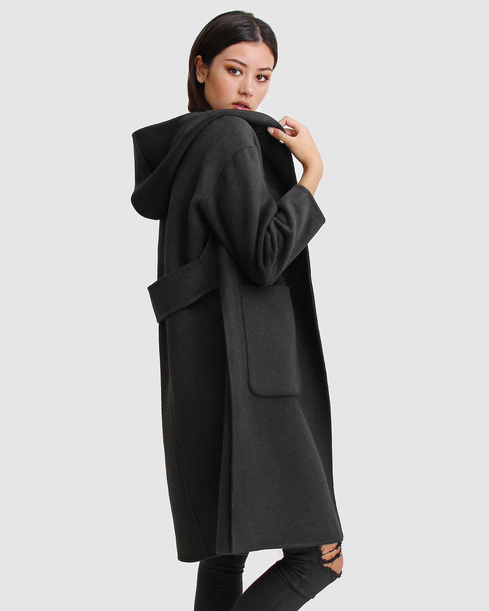 Walk-This-Way-oversized-coat-black-side_4e6f8e6c-d341-43d2-a4d7-d1059aa1af1a.jpg