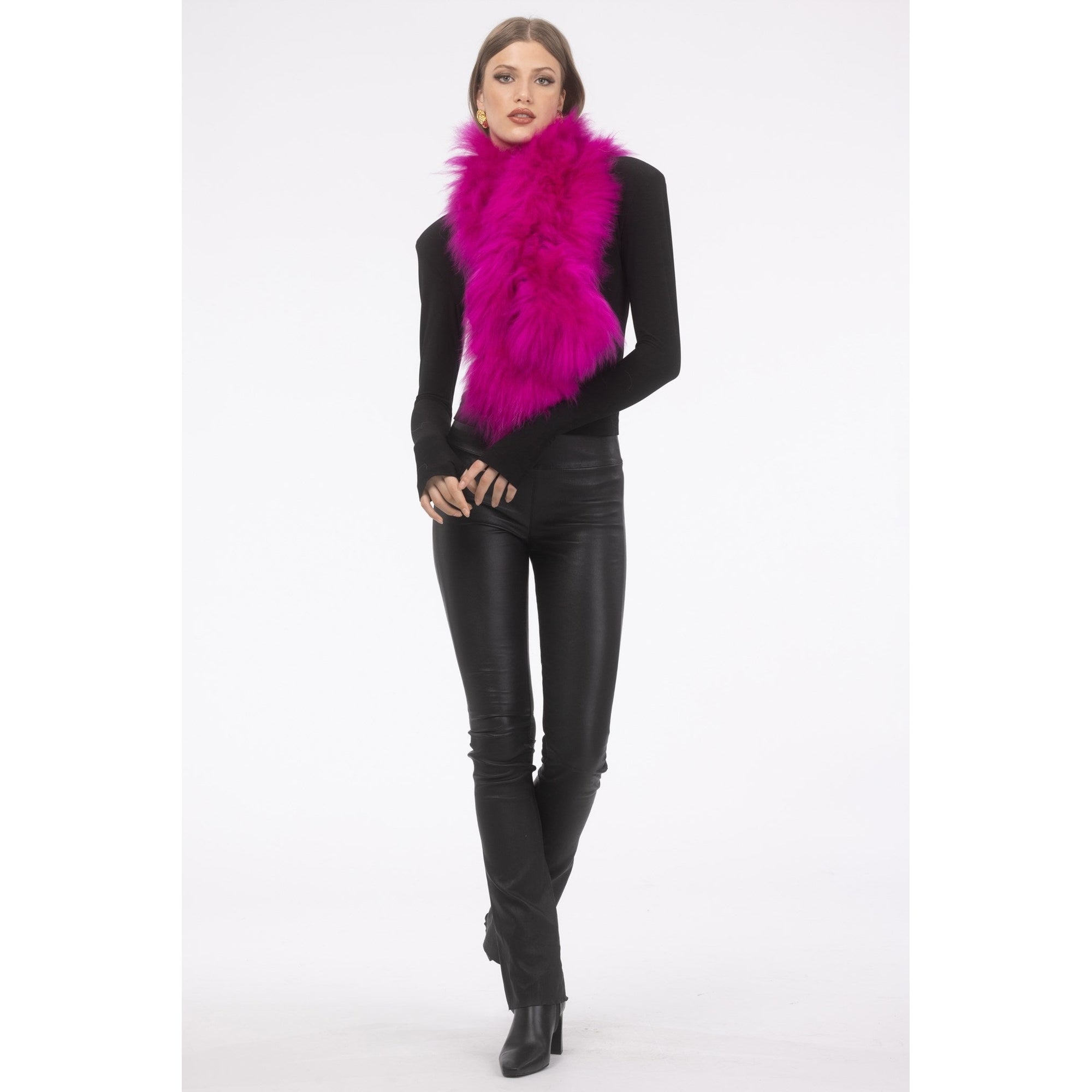 Women | Select Lamb Pull-Through Scarf | Fuschia