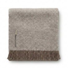 Chevron Throw | Ivory / Mushroom