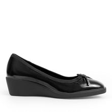 Tema | Black Crinkle Patent Faux Leather