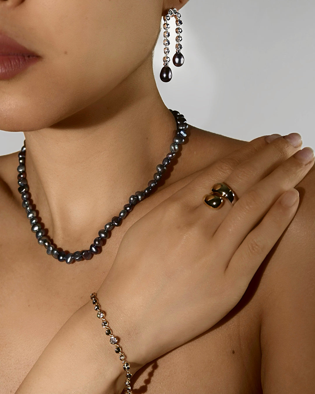 The Pave Hook Pearl Necklace | Silver