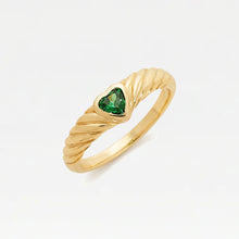 The Emerald Juna Heart Ring | Emerald
