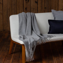 Patmos Throw | Light Grey