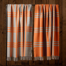 Boulder Throw | Light Taupe / Firecracker