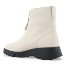 Francis | Eggnog Leather