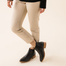 Womens | Eva Everyday Chelsea Boot | Black